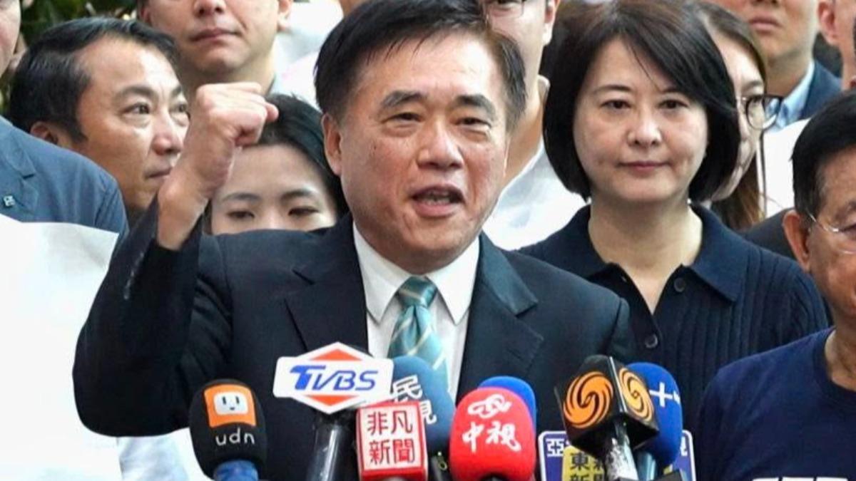 邱毅砲轟郝龍斌就是「扶不起的阿斗」。（圖／翻攝自郝龍斌臉書）