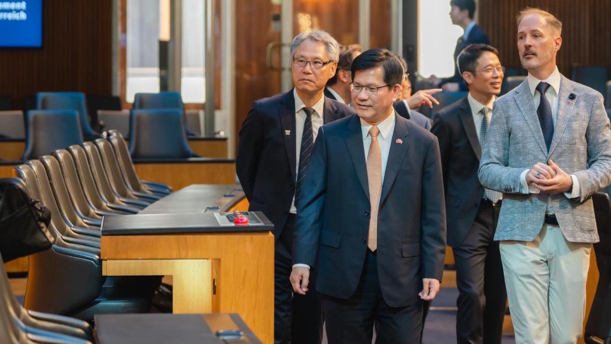 外交部長林佳龍剛結束訪歐行程，投書媒體談歐洲政策。（圖／林佳龍臉書） 